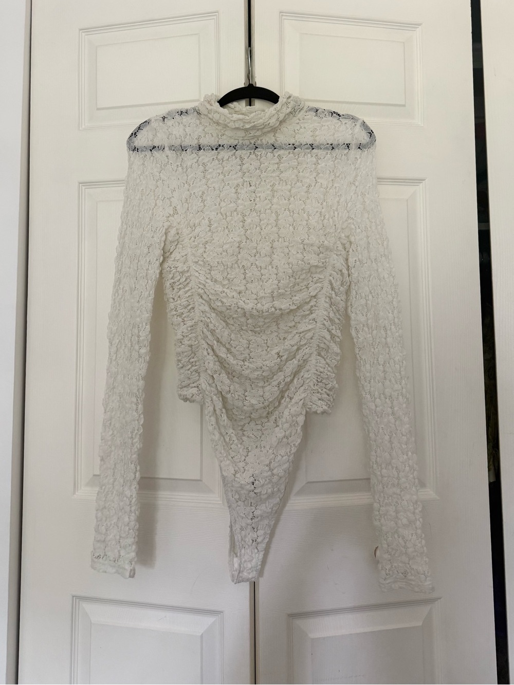 Free People intimately Day & Night Long-Sleeve Ruched Lace Bodysuit Ivory White - Picture 3 of 9